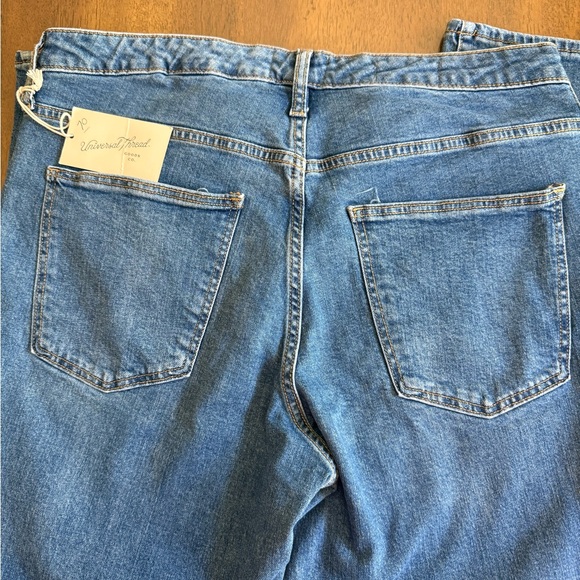 Blue Jeans - Picture 3 of 5